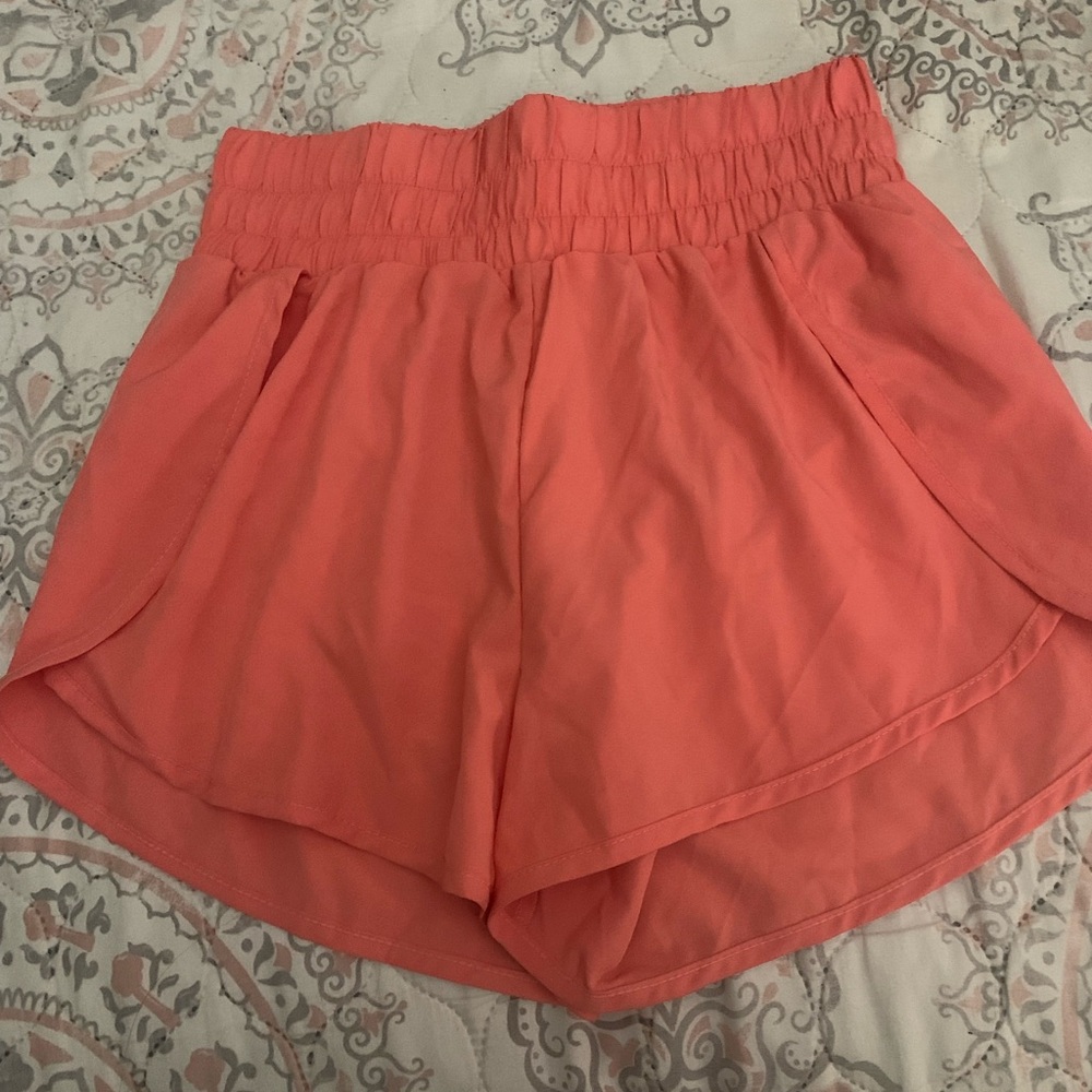 Coral High Wasted shorts
